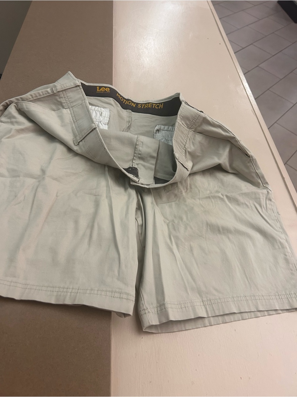 Lee Motion Stretch Shorts in Light Khaki and White Trim 46